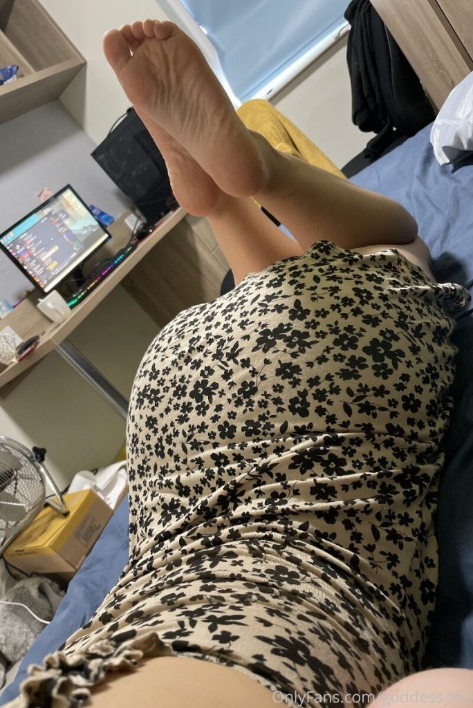 中国留学生博主 goddess_xiv onlyfans资源合集下载【15P+14V】